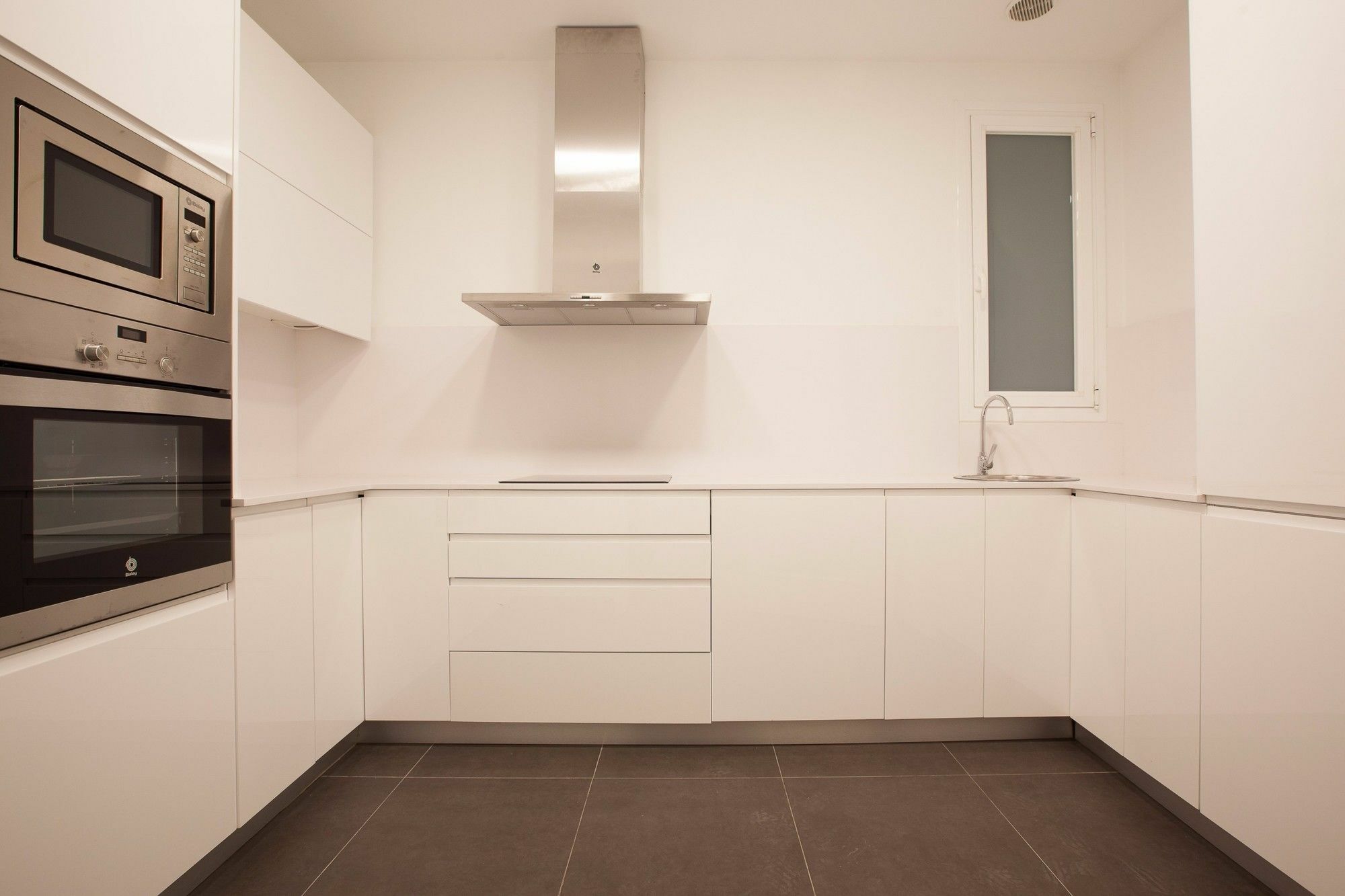 Rent Aparments Diagonal-aribau Appartamento Barcellona